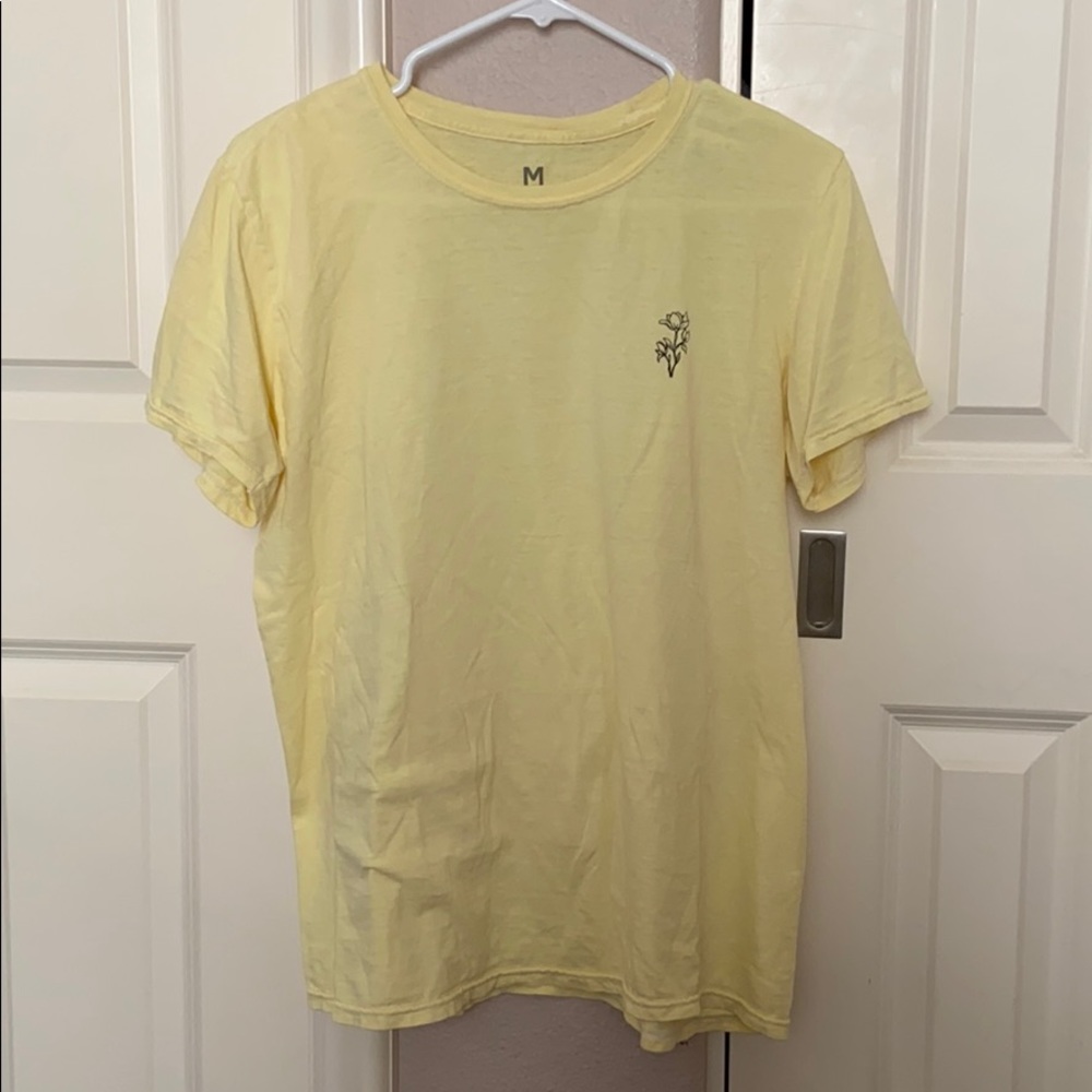Urban Outfitters Women's Graphic Shirt - Size M